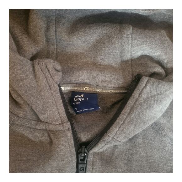 Gap Fit Hoodie - Comfortable & Stylish Activewear! - Picture 3 of 3
